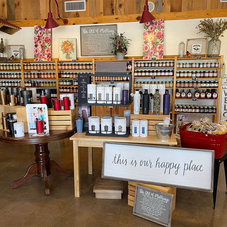 Explore the Apple Annie's Country Store for great gifts, decor items, holiday decor, and delicious jar goods!